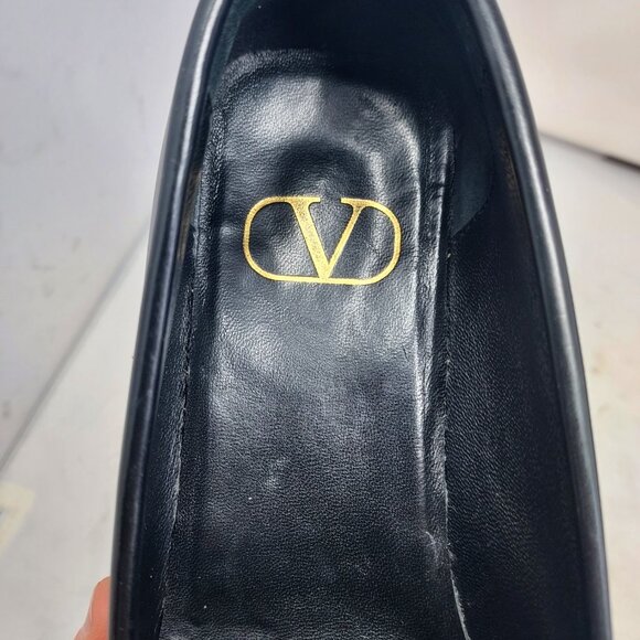 VALENTINO GARAVANI ROMAN STUD BLACK LEATHER LOAFER - Picture 9 of 13